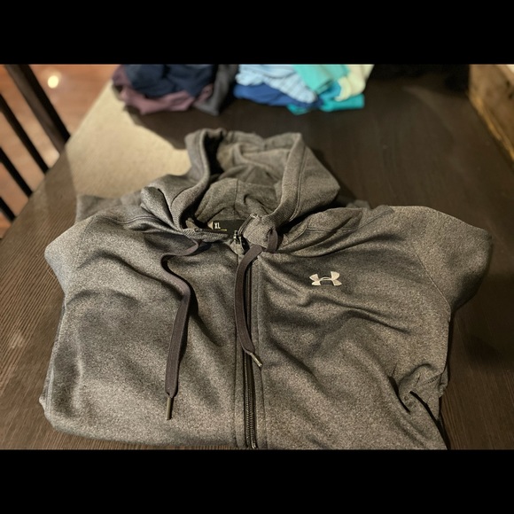Ladies under armour sweater - Picture 3 of 5